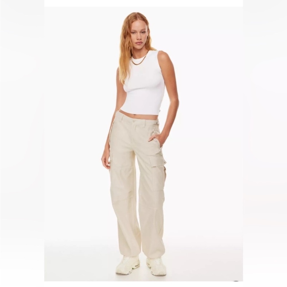 Aritzia‎ TNA Gd Birch Cargo Pants Beige Size 4 Y2K Skater Travel Comfy